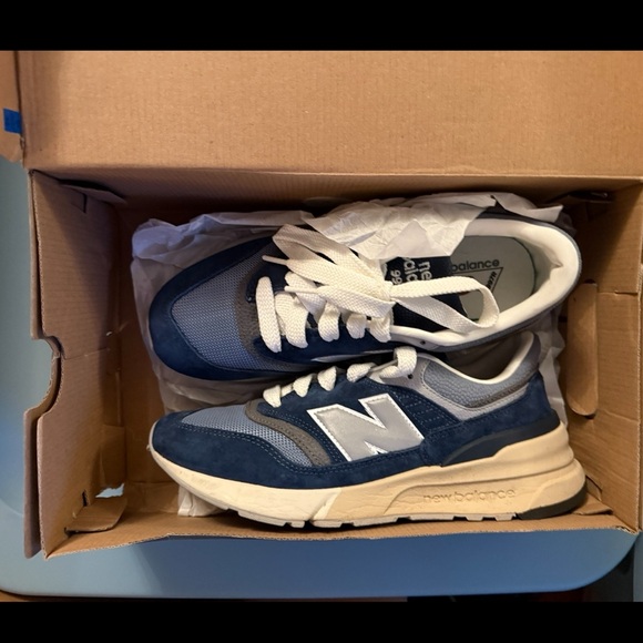 New Balance 997 R Classics Unisex Blue Grey Sz 9 Women /7.5 Men US - Picture 6 of 10
